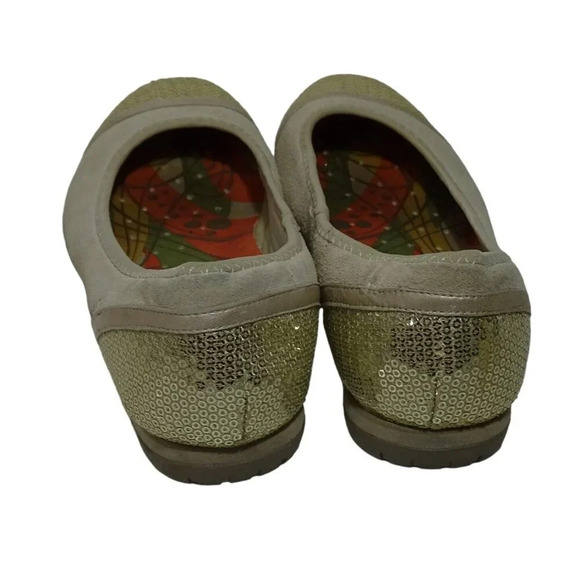 Skechers Beige Suede Ballet Flats Gold Sequins Women Size 8.5 Comfort Round Toe - Picture 4 of 9